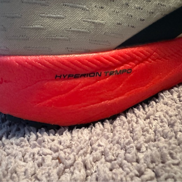 Brooks Hyperion Tempo Shoes in Gray / Neon Pink - Picture 3 of 5